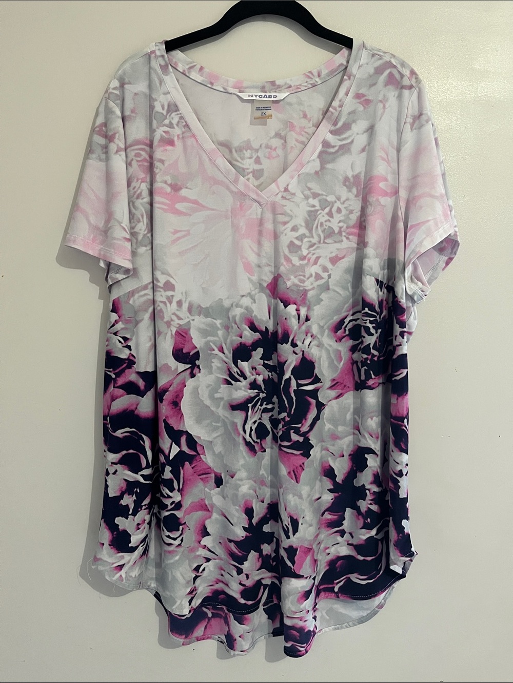 Peter Nygard White, Pink & Black Floral V-Neck Short Sleeve Top Flaws women’s 2X